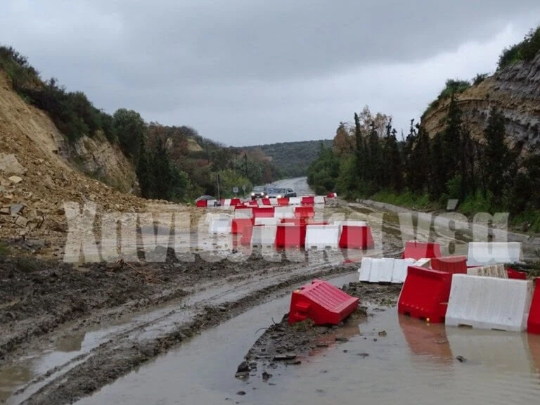 Ξήλωσε» τα πάντα η Χιόνη στα Χανιά: Όλοι οι δρόμοι πρέπει να γίνουν από την αρχή – Πάνω από 50 εκατομμύρια η ζημιά! (βίντεο)